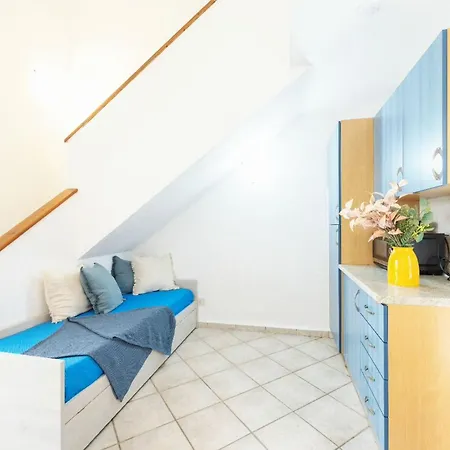 Simple Gem Of Le Dimore Di 2 Bedroom Sleeps 6 * 布多尼