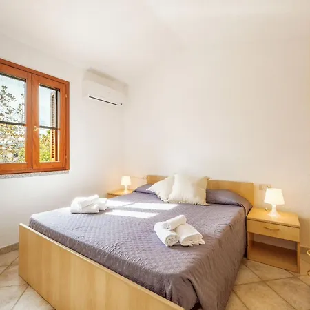 Simple Gem Of Le Dimore Di 2 Bedroom Sleeps 6 アパート