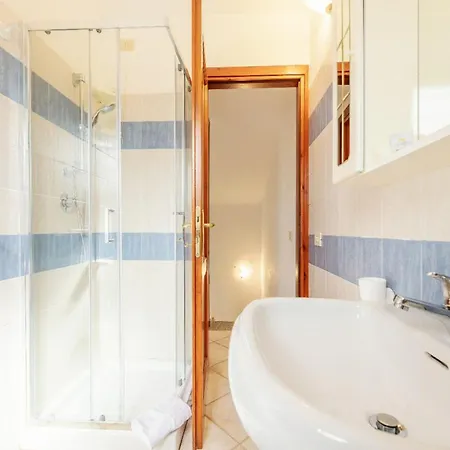 アパート Simple Gem Of Le Dimore Di 2 Bedroom Sleeps 6 ブドーニ