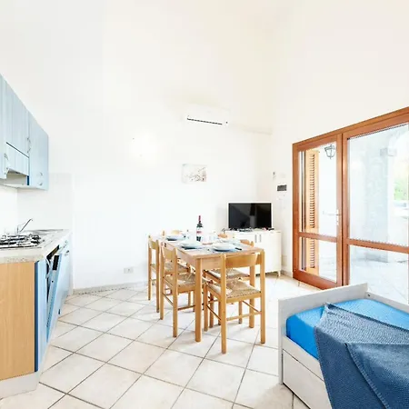 Simple Gem Of Le Dimore Di 2 Bedroom Sleeps 6 アパート *